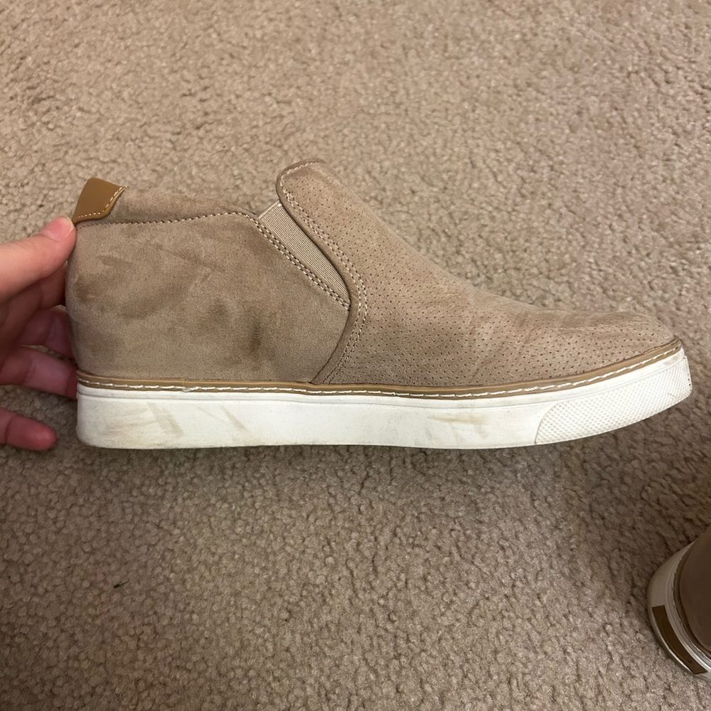 Dr.Scholl’s wedge sneakers in nude/tan.